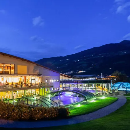 In Near Hochzillertal Area * 푸겐